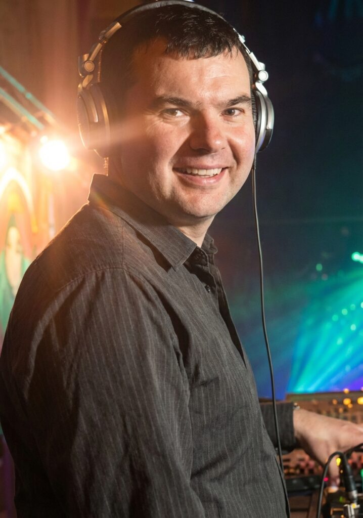 high quality image of DJ Alan Geraghty - Wedding DJ Galway Awards high quality image of DJ Alan Geraghty - Wedding DJ Galway Awards